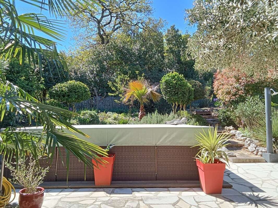 Maison à DURFORT-ET-SAINT-MARTIN-DE-SOSSENAC