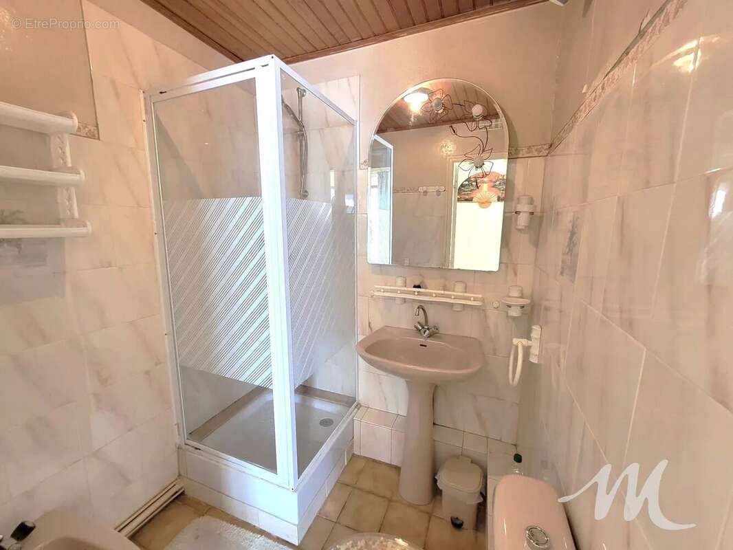 Maison à FOX-AMPHOUX