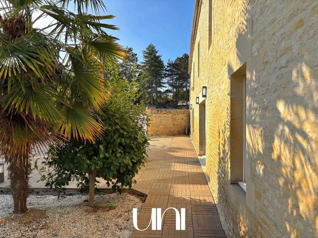 Maison à FLEURY-SUR-ORNE