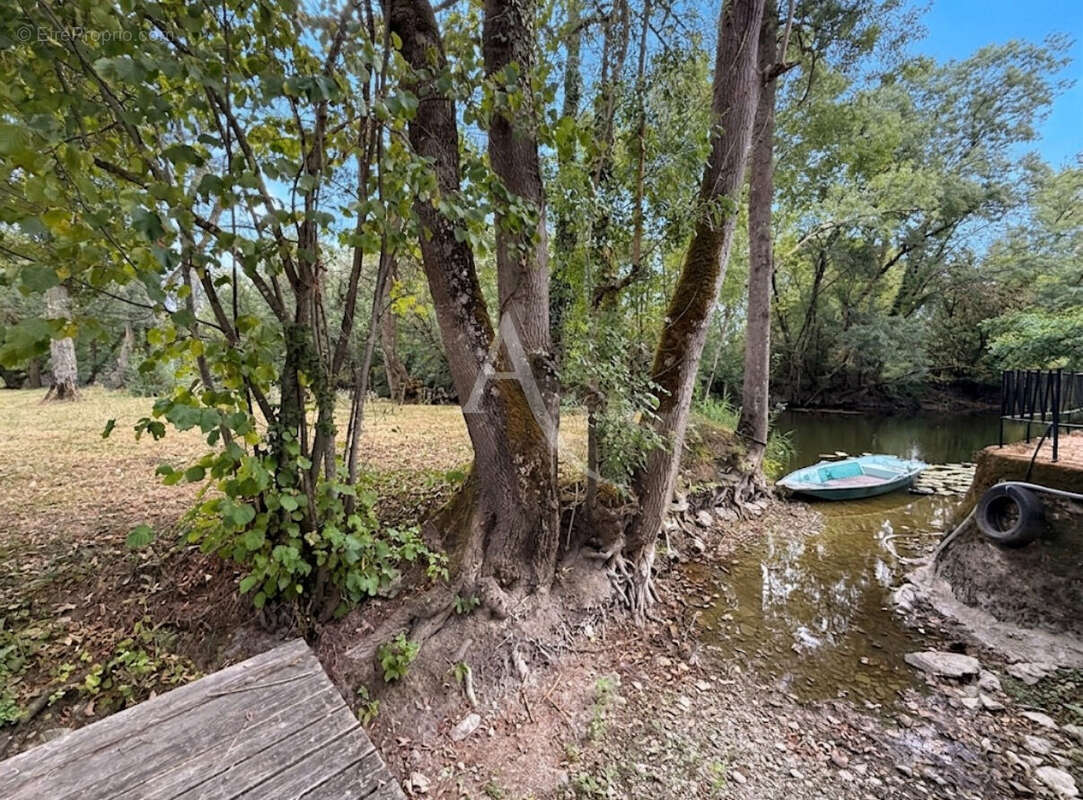 Maison de bourg à vendre à Truyes. - photo 12
