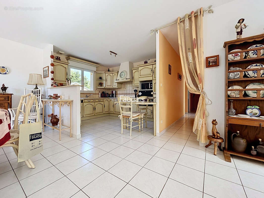 Maison 94 m² à Gouville-Sur-Mer  - photo 8