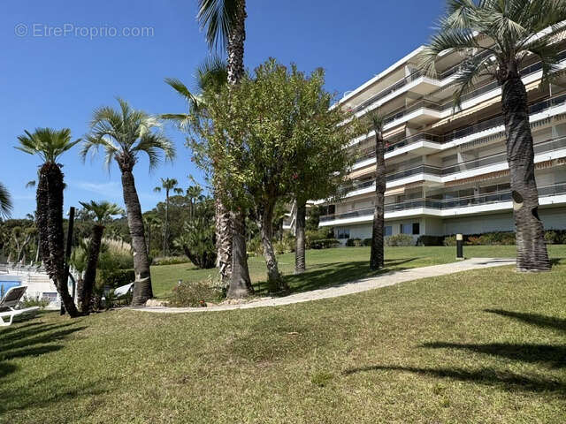 Appartement à VALLAURIS