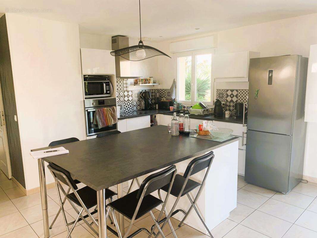 Maison à SAINT-MACAIRE-EN-MAUGES