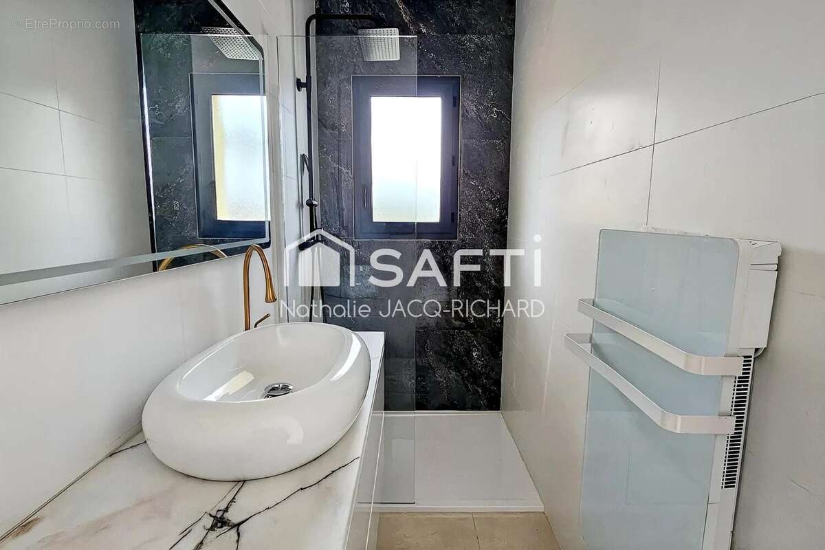 Maison 150 m² à Queyssac  - photo 8