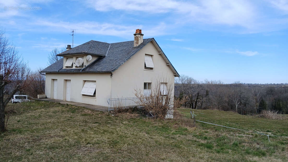 Maison à ANGLARDS-DE-SALERS