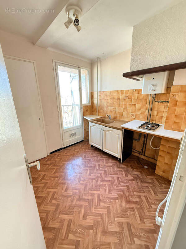 Appartement à MARSEILLE-5E