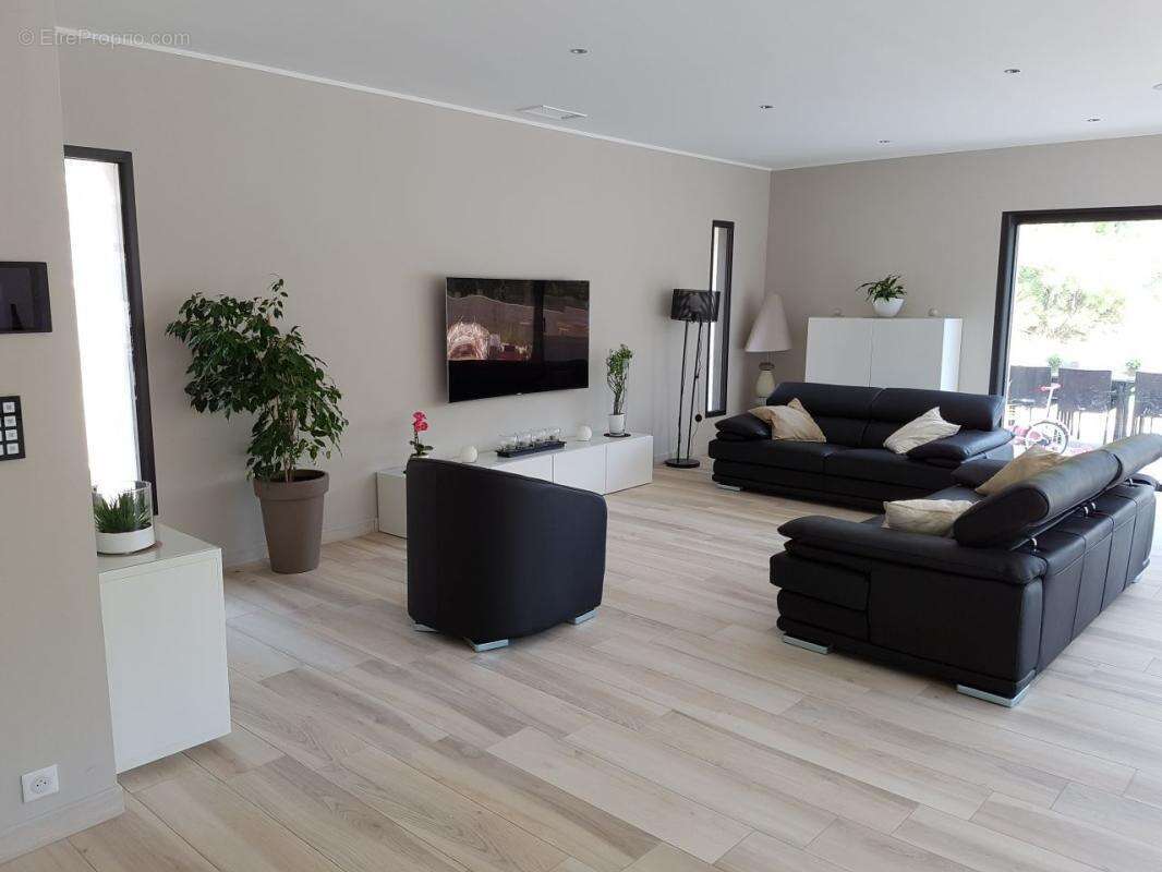 Maison à CARHAIX-PLOUGUER