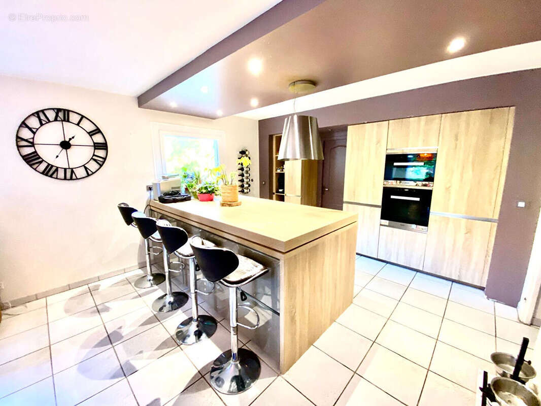 Maison à MERY-SUR-OISE