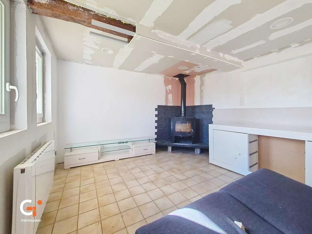 Maison à SAINT-OUEN-DE-THOUBERVILLE