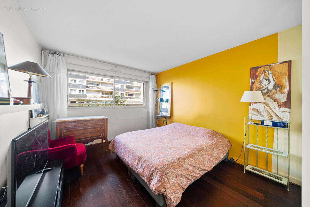 Appartement à PARIS-14E
