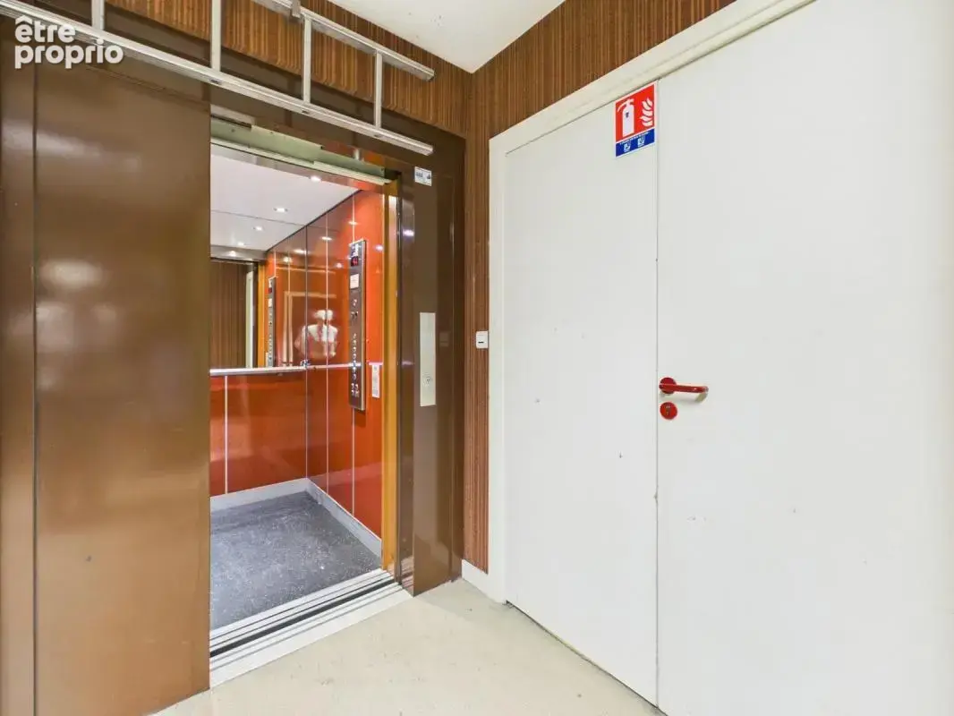 Lons-le-saunier — bureaux lumineux/ascenseur/stationnements - photo 18