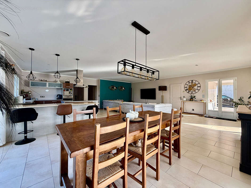 Maison à BAGNOLS-SUR-CEZE