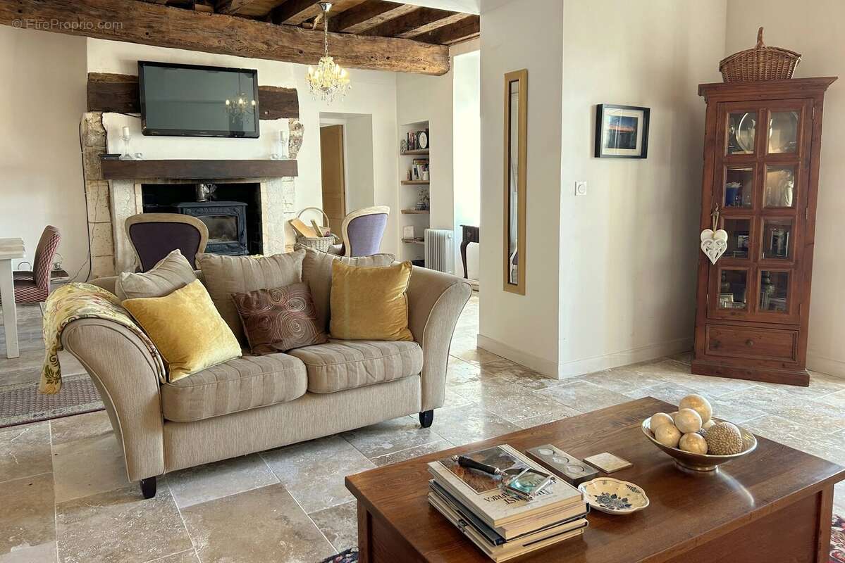 Maison de caractère rénovée de 3 à 4 chambres - photo 4
