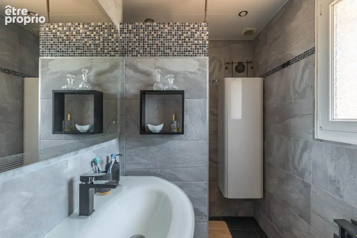 Maison de charme rénovée avec piscine chauffée et jardin à vendre a sanary-sur-mer - photo 18