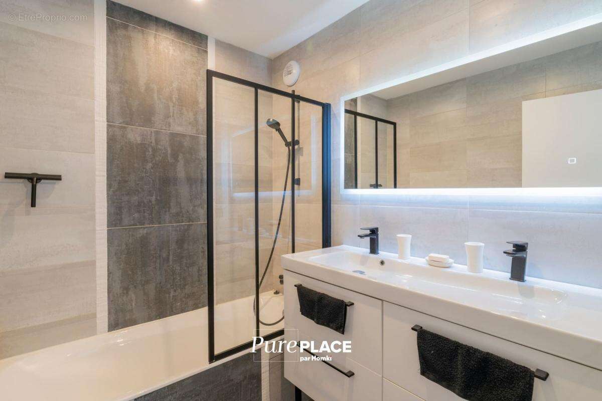 Appartement à MARSEILLE-8E