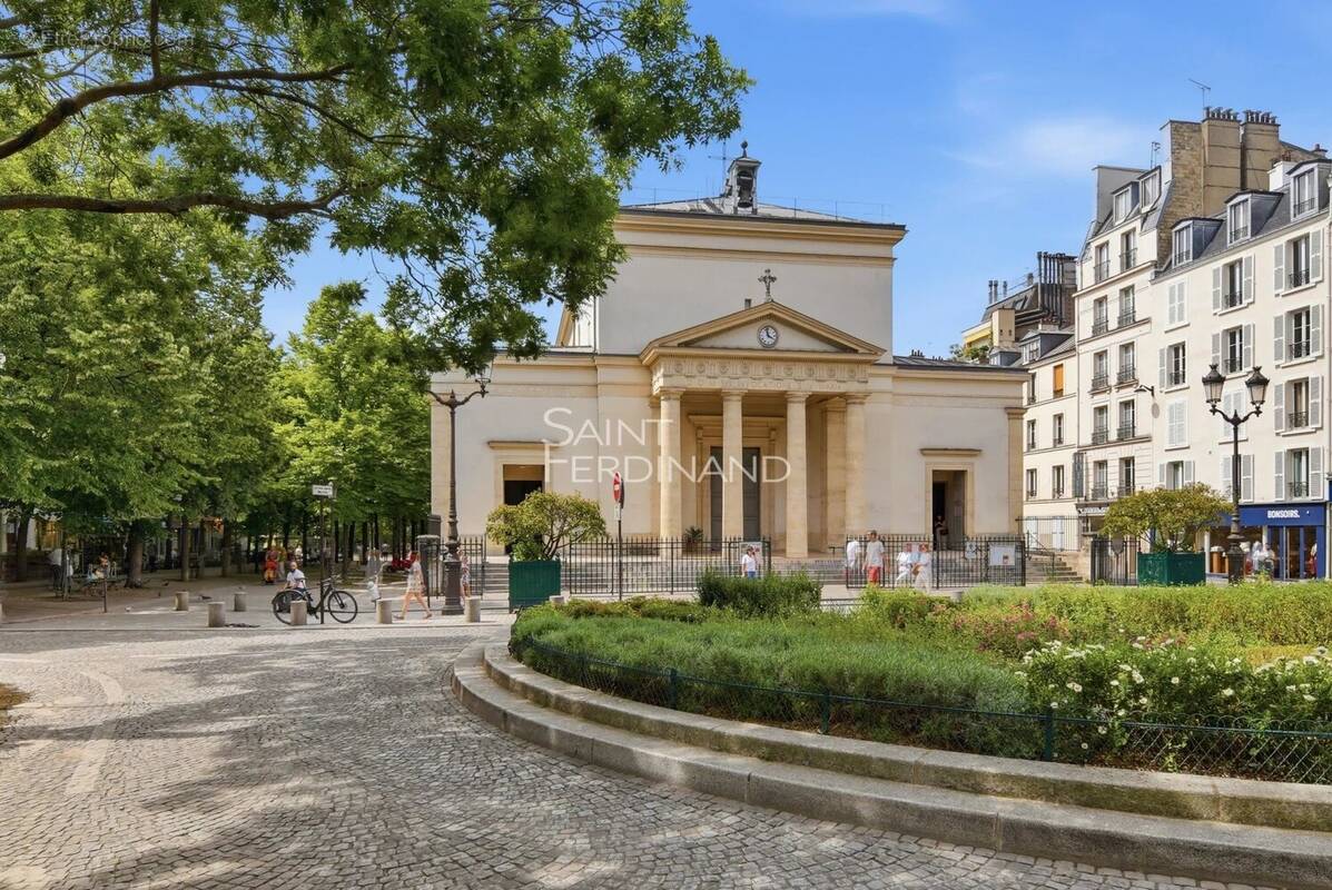 Appartement à PARIS-17E