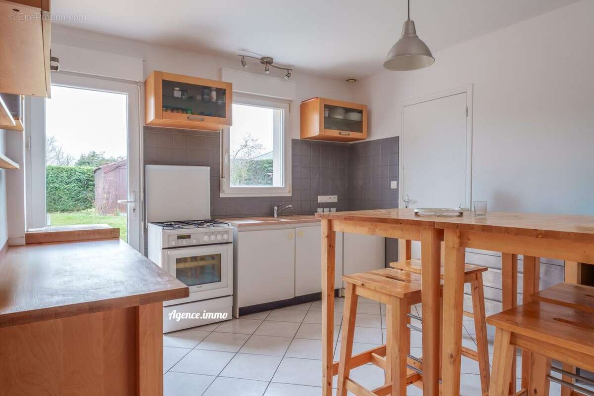 Maison à NOTRE-DAME-D'OE