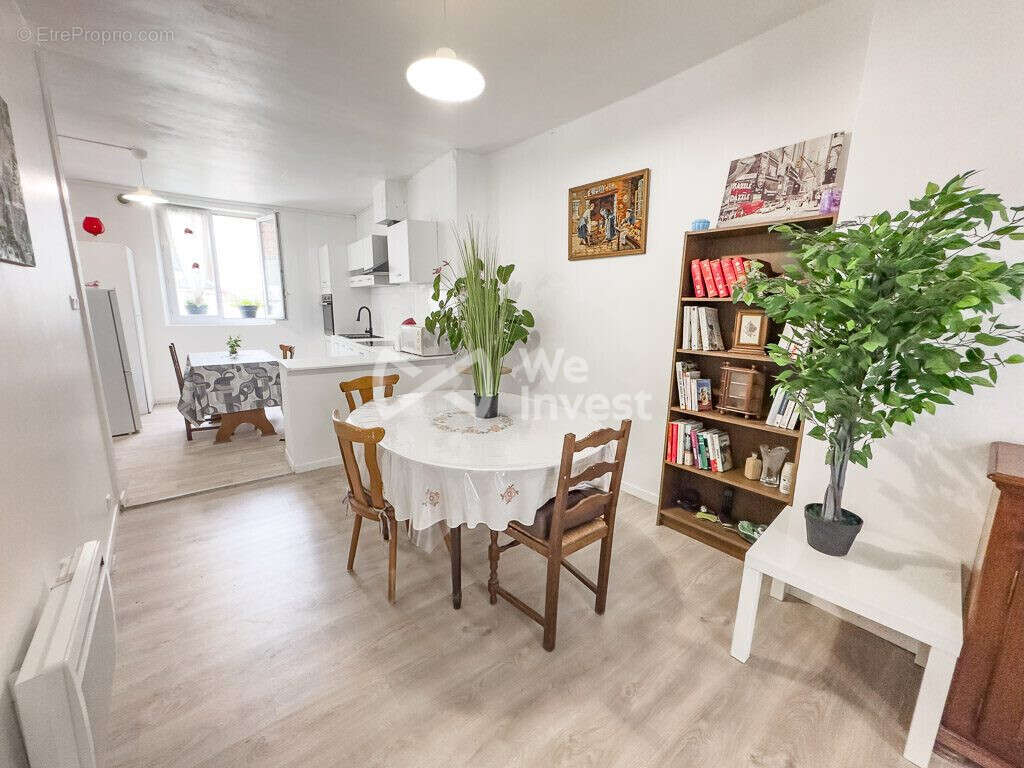 Maison 109 m² à Neuilly-Saint-Front  - photo 5