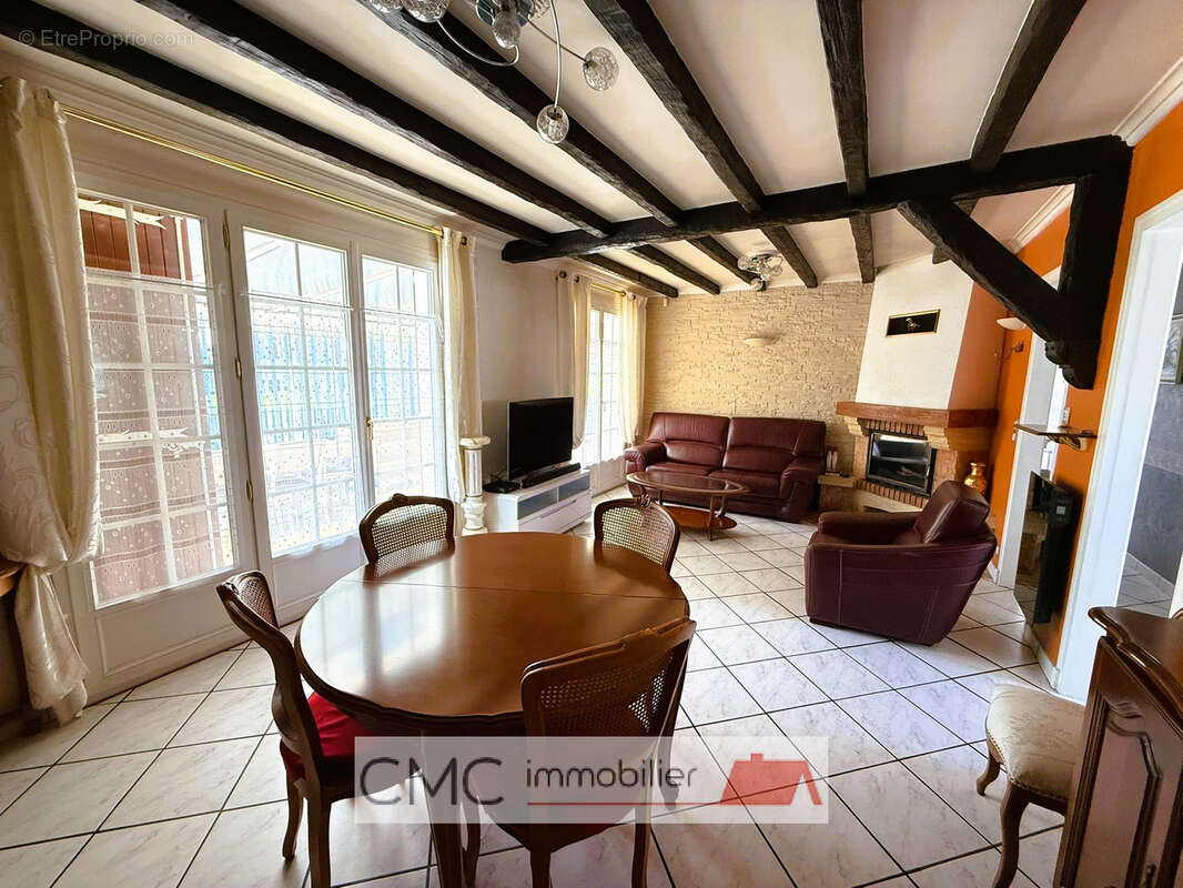 Maison à BARJOUVILLE