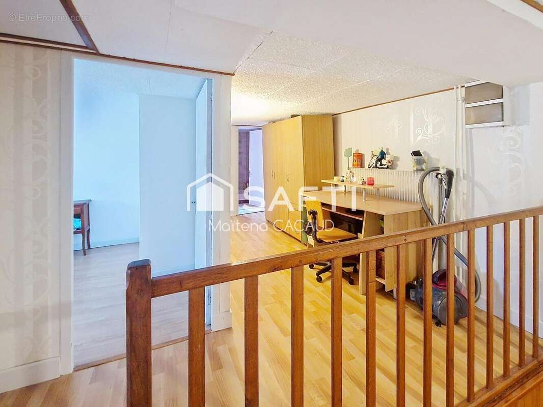 Maison 129 m² à Sainte-Severe  - photo 8
