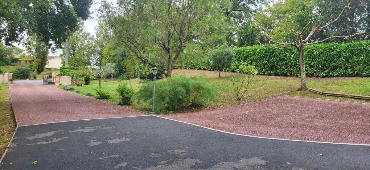 Maison à GAGEAC-ET-ROUILLAC