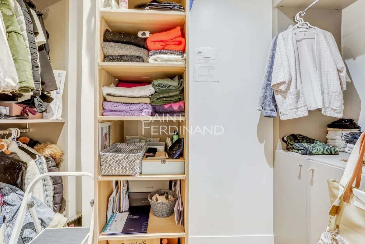 Appartement à NEUILLY-SUR-SEINE