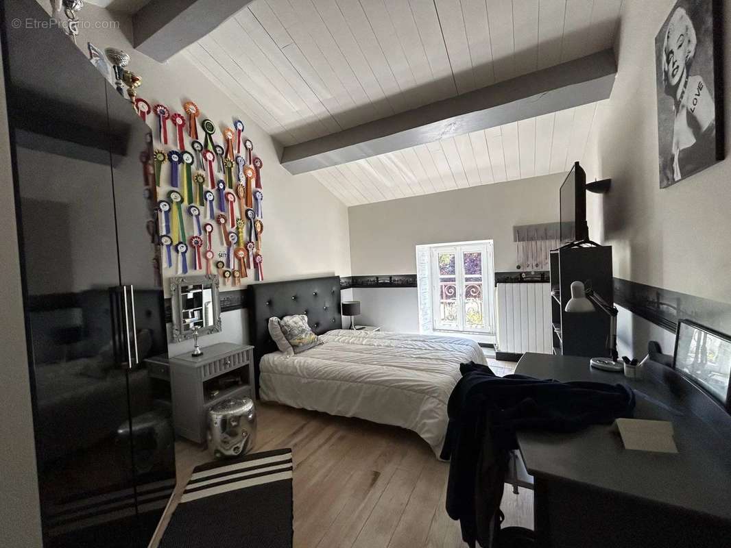 Maison à VILLENEUVE-LA-COMTESSE