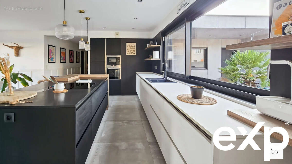 Maison à SAINT-SEBASTIEN-SUR-LOIRE