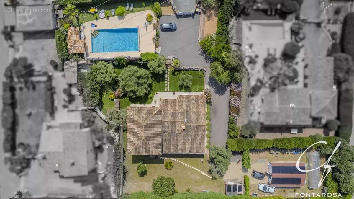 Maison à PUGET-SUR-ARGENS