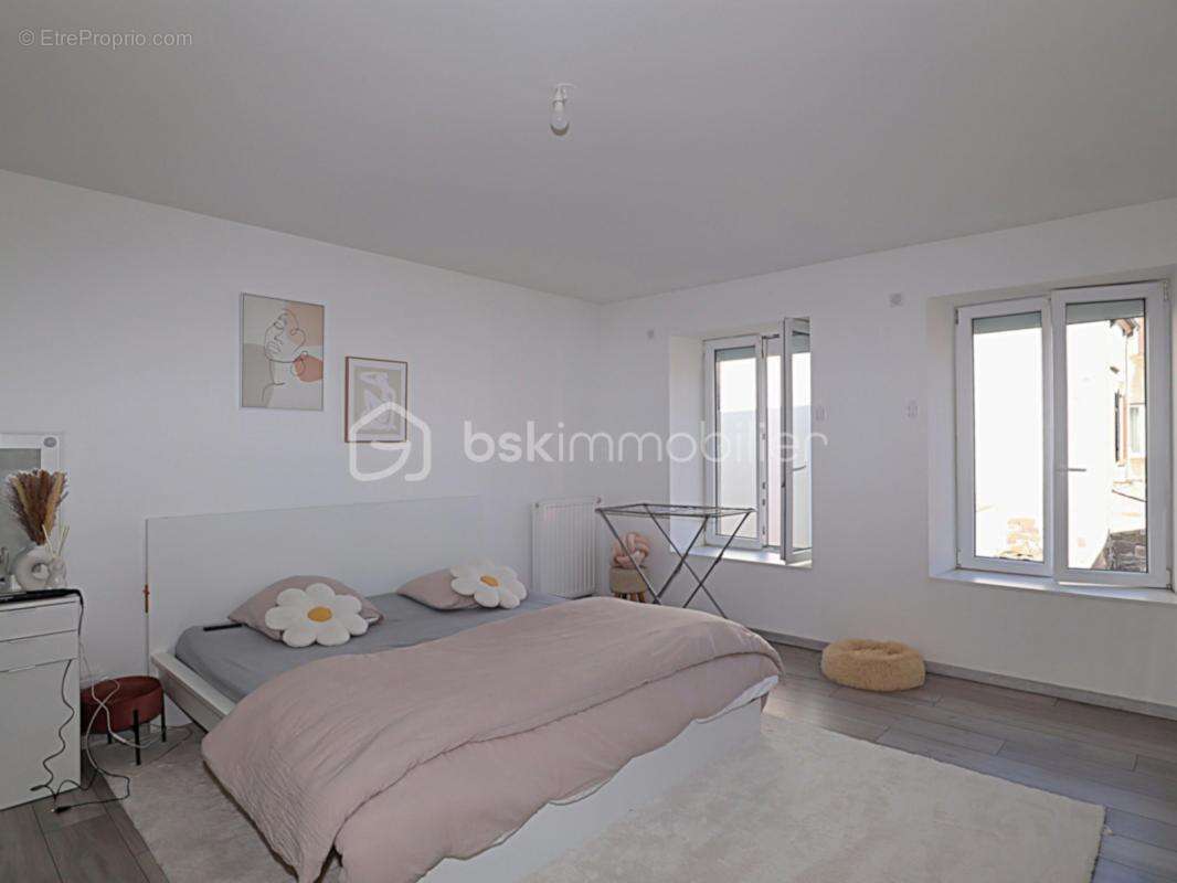 Maison à SAINT-LOUP-SUR-SEMOUSE