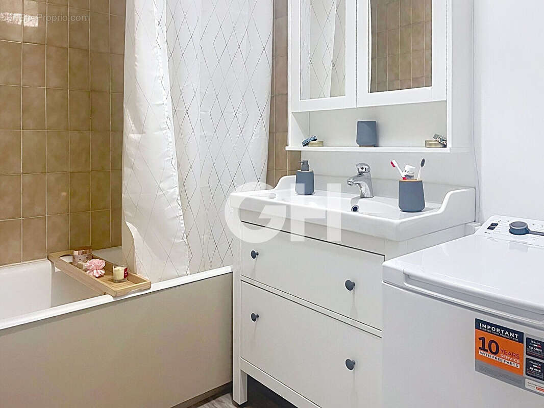 Appartement à PARIS-11E