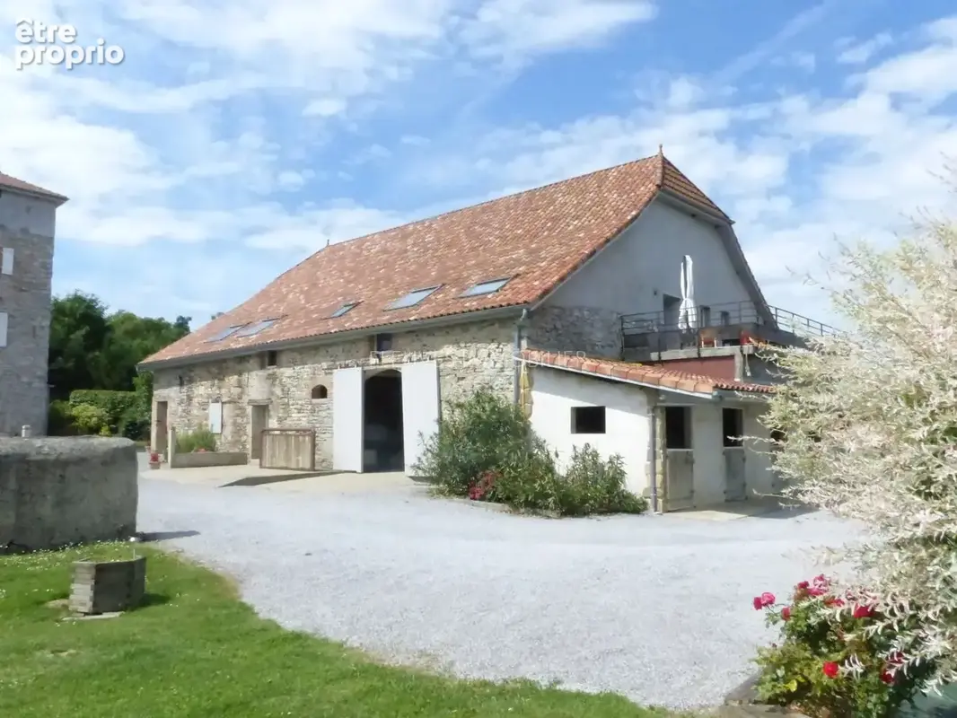 570 m² à Barraute-Camu  - photo 3