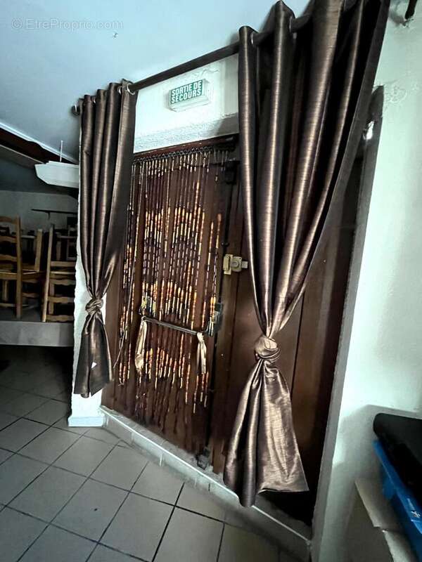 Photo 4 - Commerce à FESSENHEIM