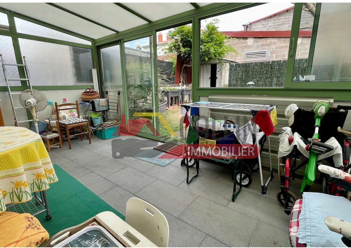 Appartement en Rez-de-chaussée, type F4 -véranda - jardin - photo 5