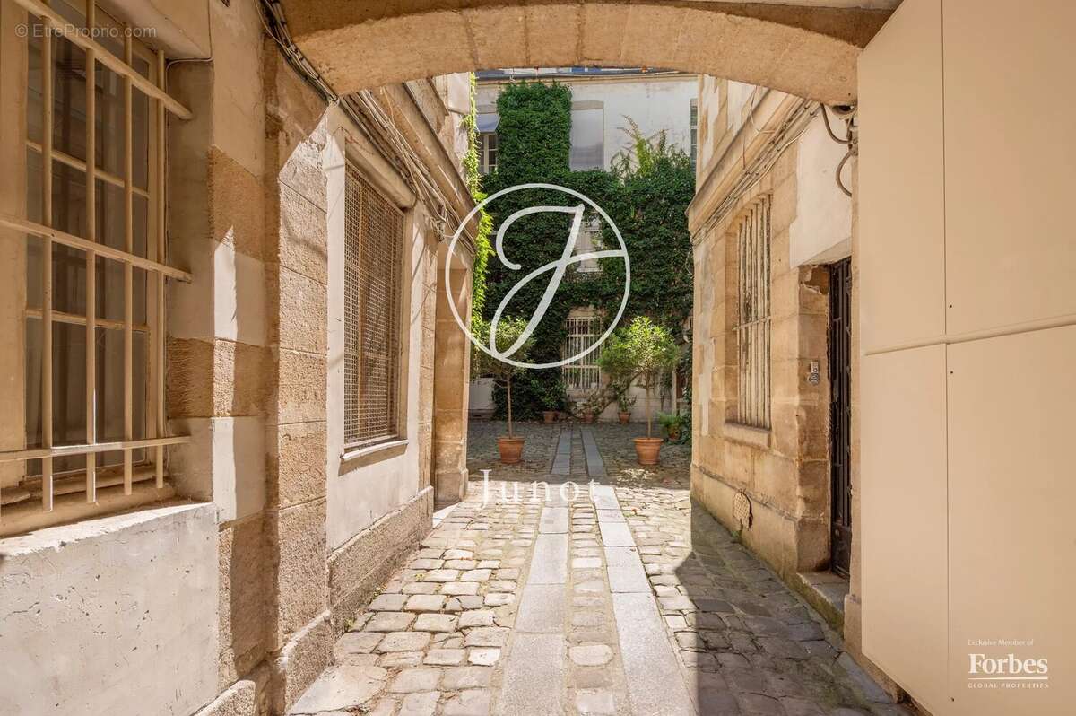 Appartement à PARIS-6E