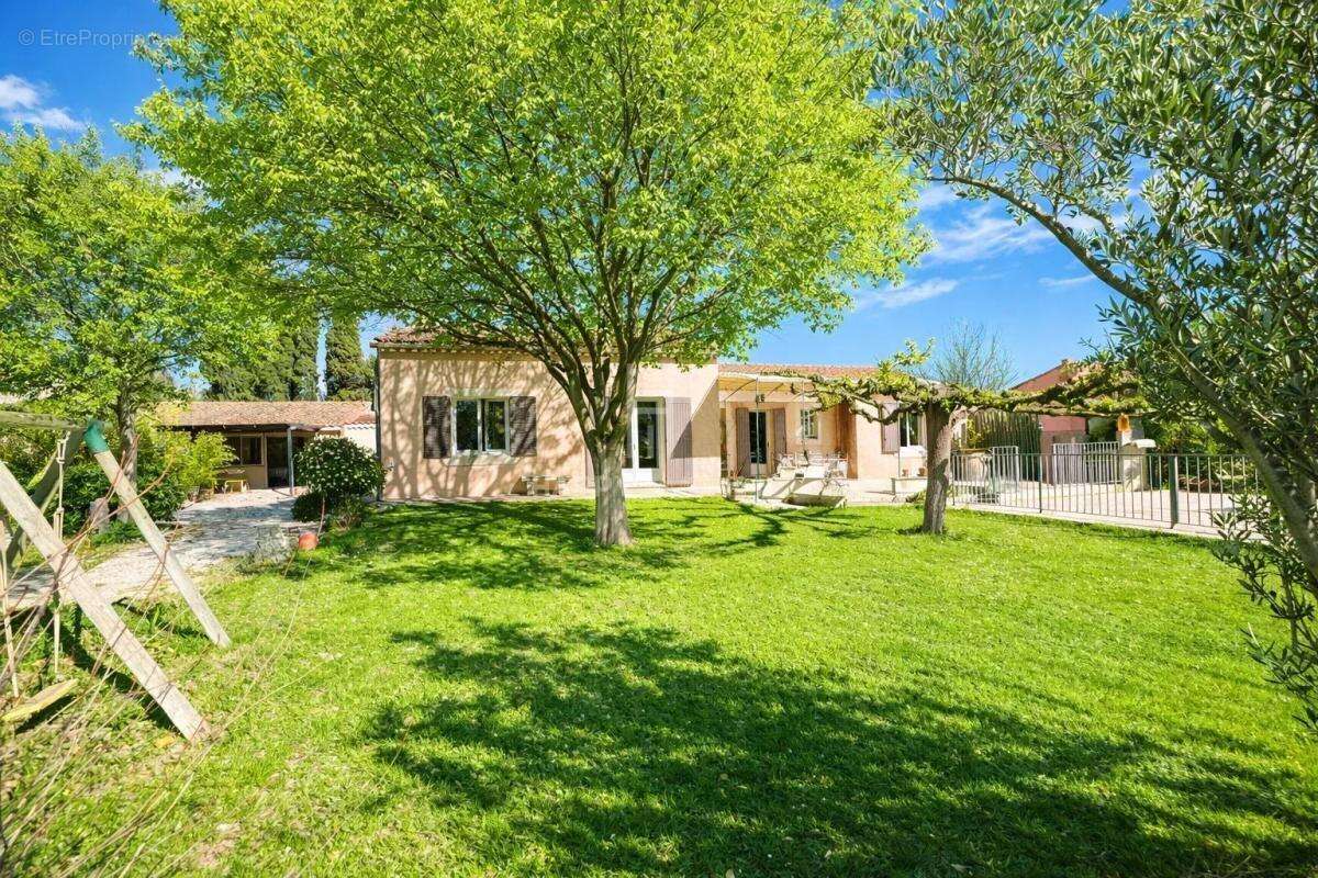 Maison à MAILLANE