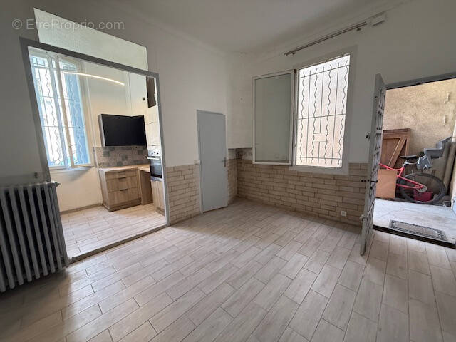 Appartement à MARSEILLE-4E