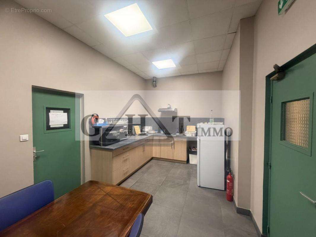 Entrepot bureaux 1292m2 a noisy-le-grand a la vente - photo 9