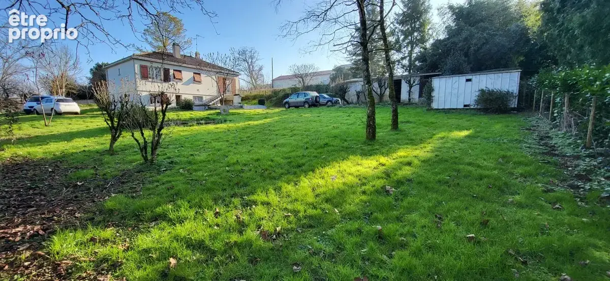 Maison à SAINT-HILAIRE-DES-LOGES