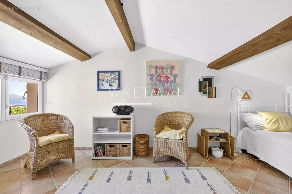 Maison à FREJUS