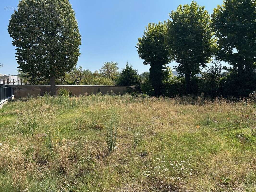 Terrain à SAINT-CHAMOND