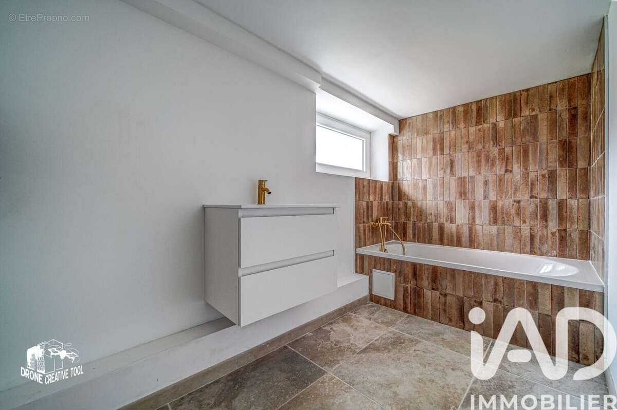 Maison 96 m² à Roncourt  - photo 4