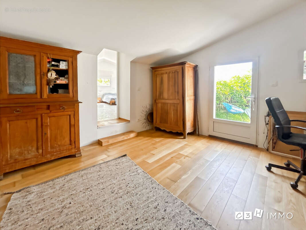 Maison 205 m² à Lavernose-Lacasse  - photo 7