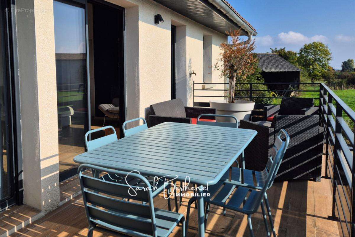 Appartement à SAINTE-CONSORCE