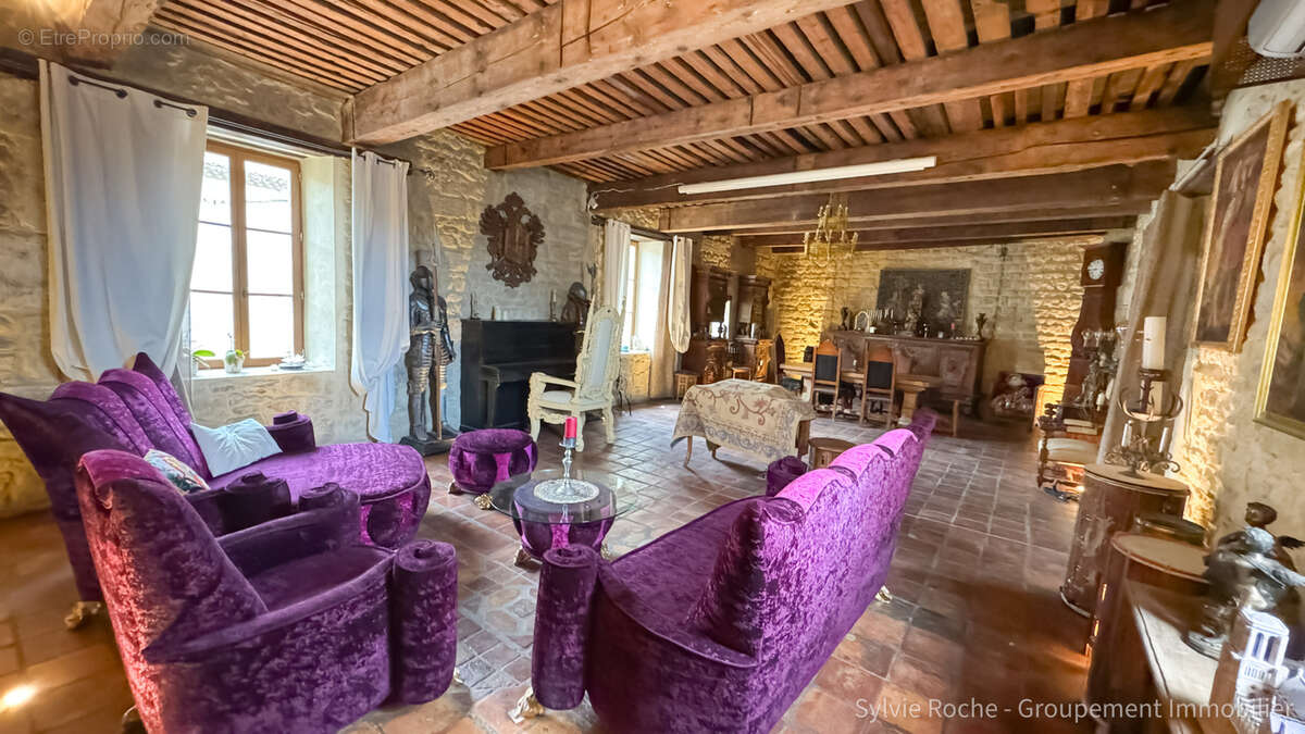 Maison à CADEROUSSE