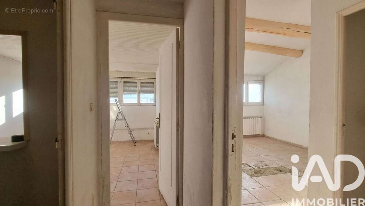 Photo 3 - Appartement à CHATEAURENARD