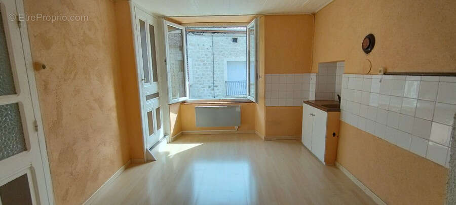 Maison à LACHAPELLE-SOUS-CHANEAC