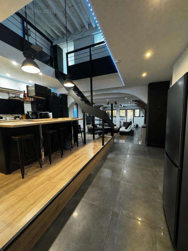 Maison de 5 pièces de 220 m² à Raismes - photo 6