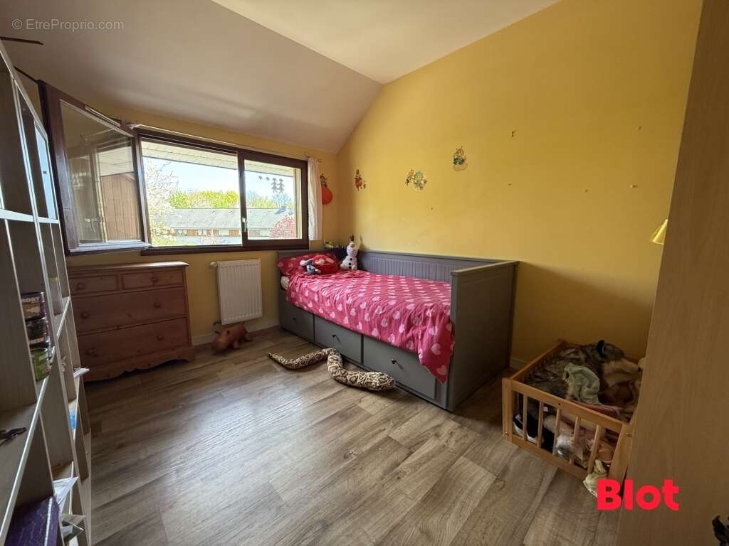 Maison à MONTGERMONT