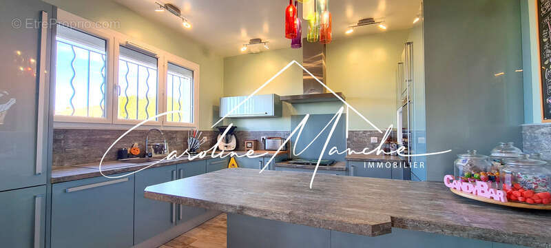 Maison à LA FARE-LES-OLIVIERS